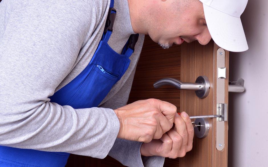 express serrurier prix changement serrure Courbevoie
