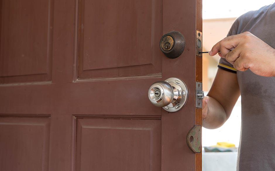 ouverture de porte claquée serrurier Le Mée-sur-Seine